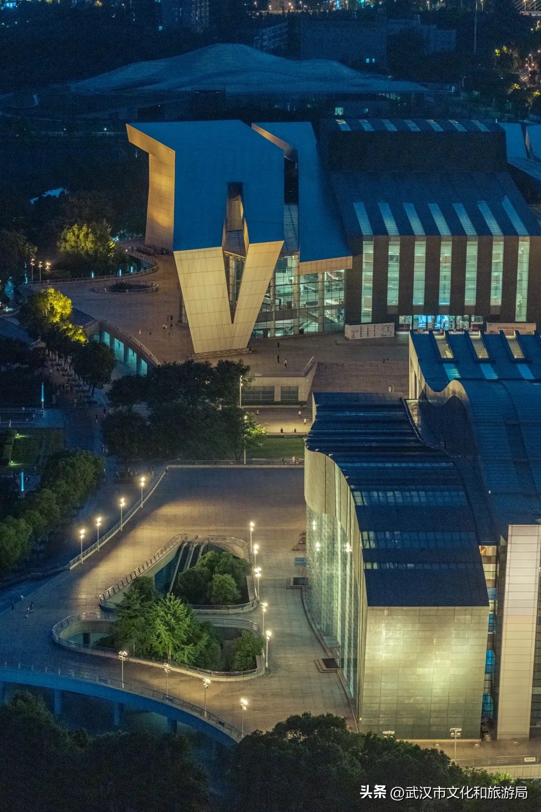 琴台:武汉艺术高地,除看剧听音乐会的隐藏玩法攻略(图3) 适合餐厅播放的纯音乐_餐厅播放的音乐_西餐厅适合播什么音乐剧