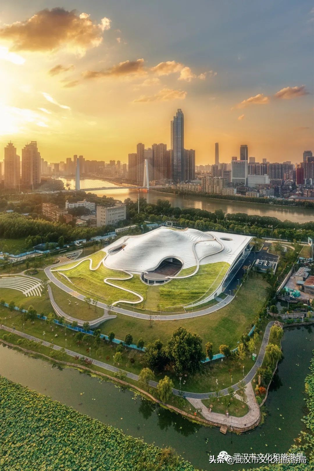 琴台:武汉艺术高地,除看剧听音乐会的隐藏玩法攻略(图24) 餐厅播放的音乐_西餐厅适合播什么音乐剧_适合餐厅播放的纯音乐